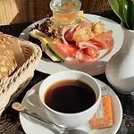 בית הארחה Havana Club 3*